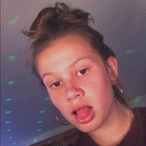 Meet your Posher, Makayla